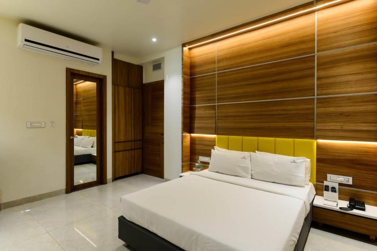 The Hubstreet Hotel,Bhopal Zewnętrze zdjęcie